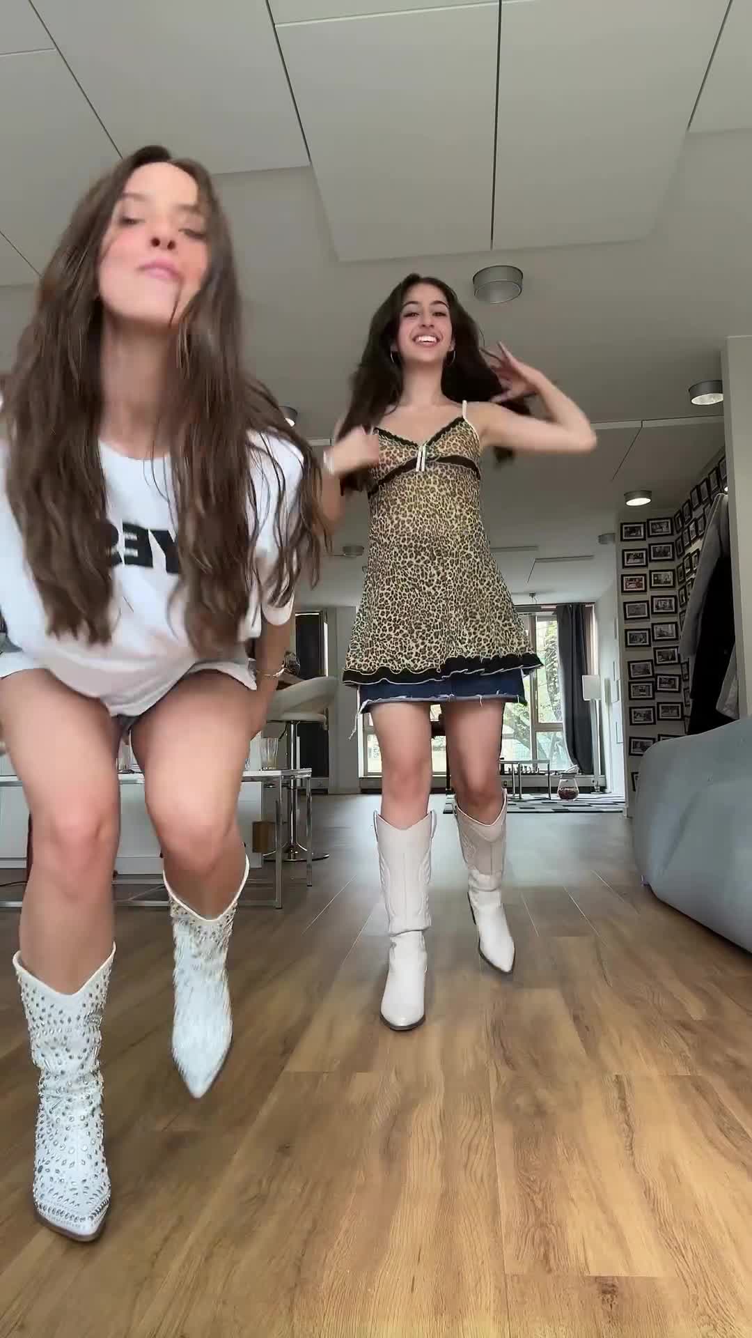 Video 22375 from Vanessa Mai