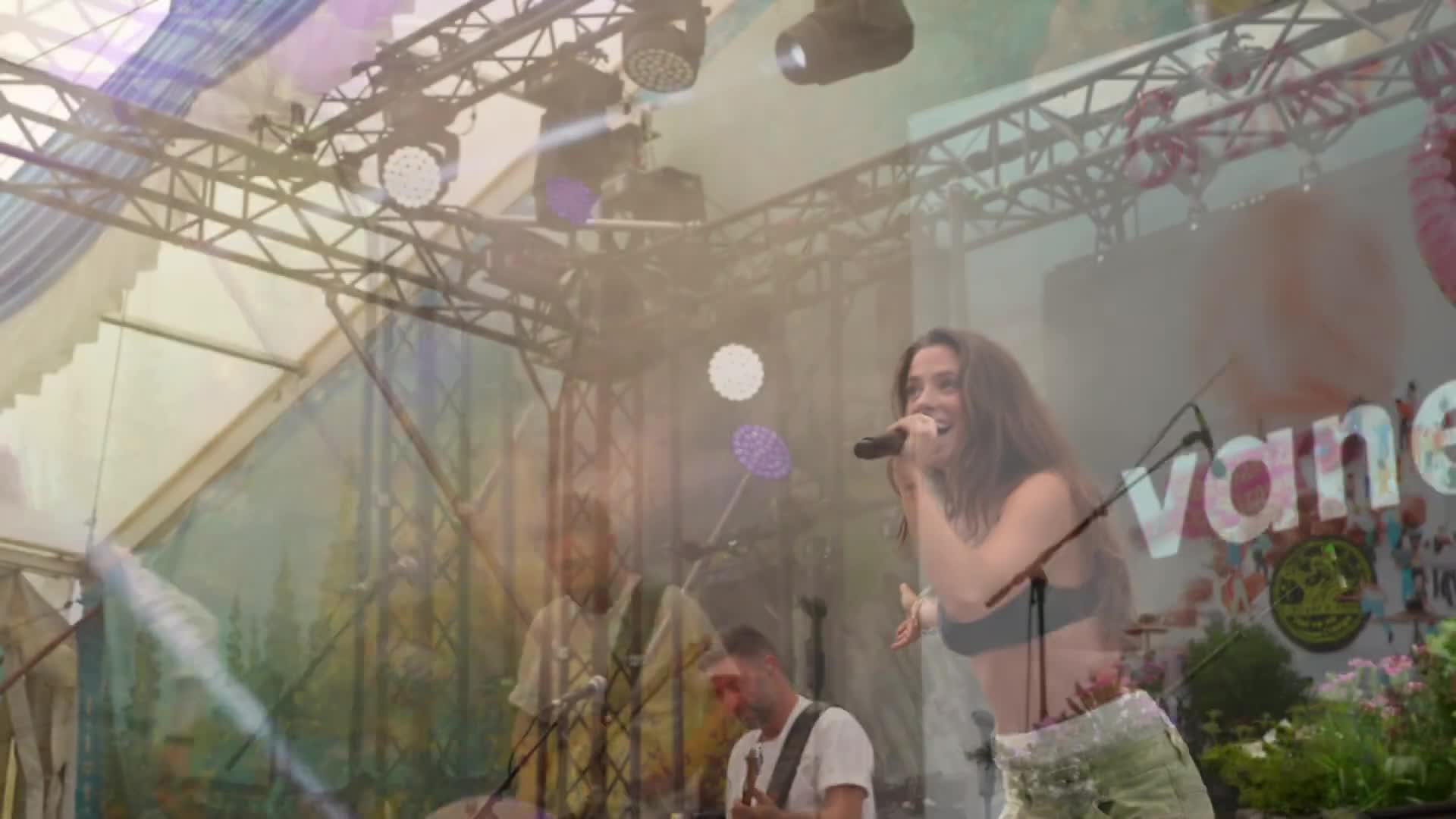 Video 22412 from Vanessa Mai