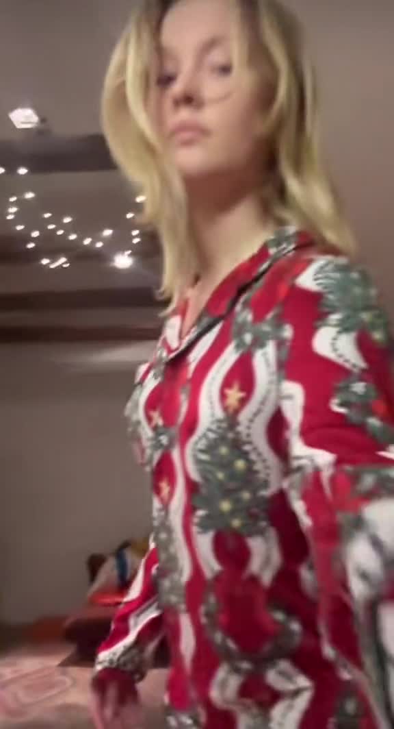 Video 26115 from Zara Larsson
