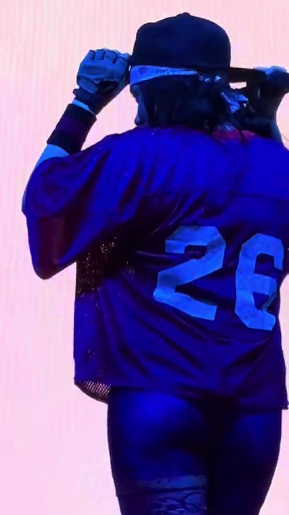 Video 26566 from Billie Eilish