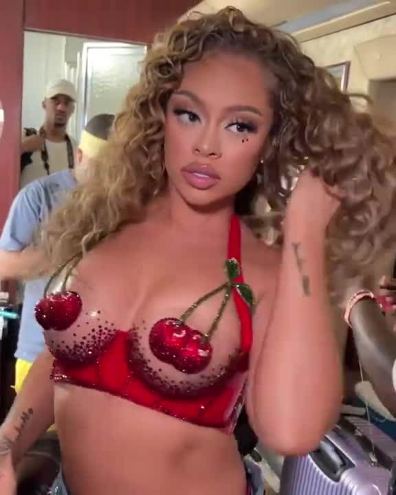 Video 27906 from Alyssa Michelle Stephens (Latto)