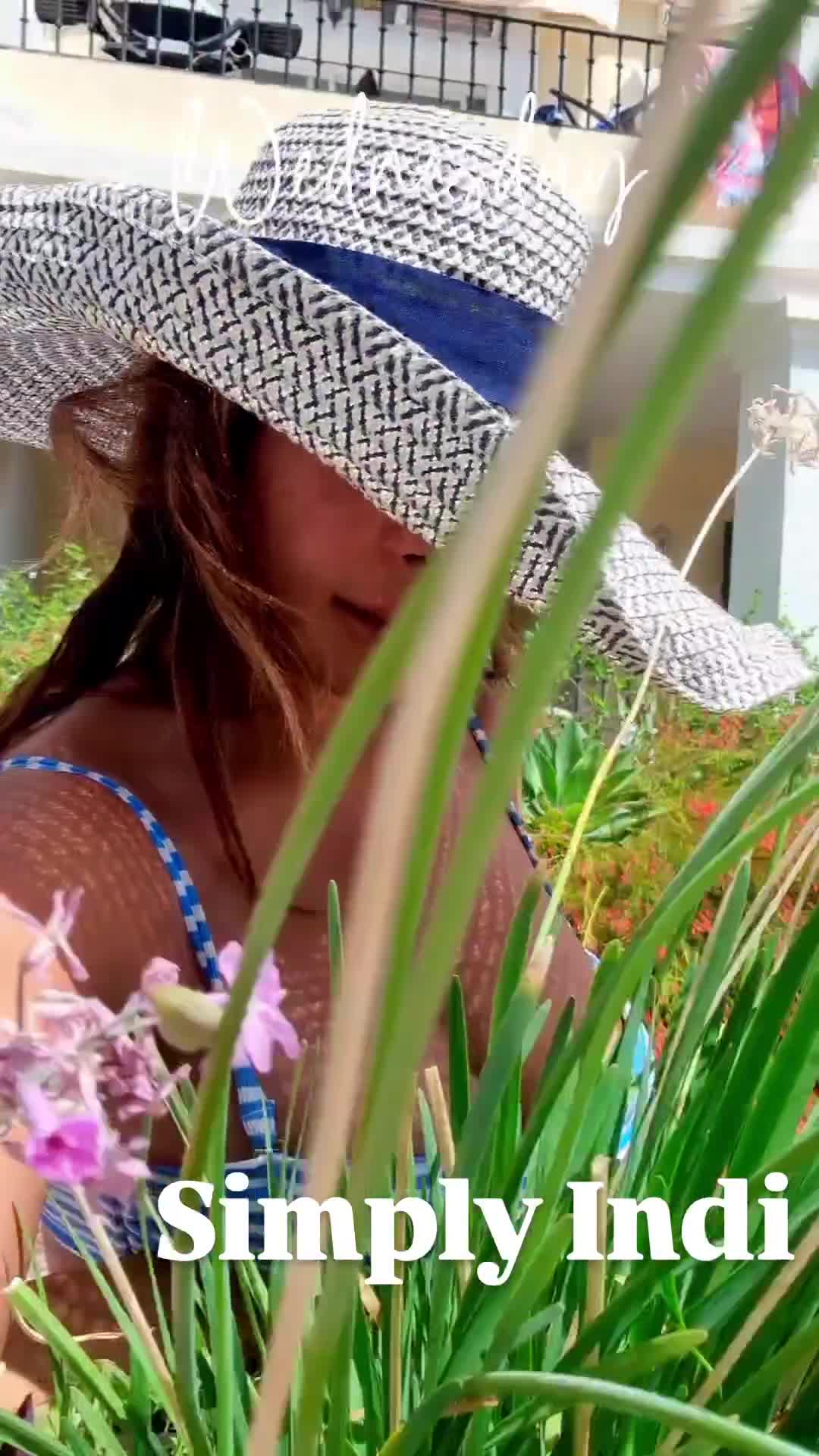 Video 28029 from Indira Weis