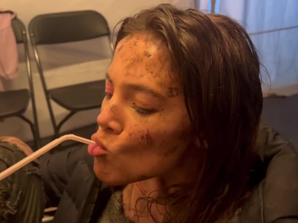 Video 28588 from Freya Allan