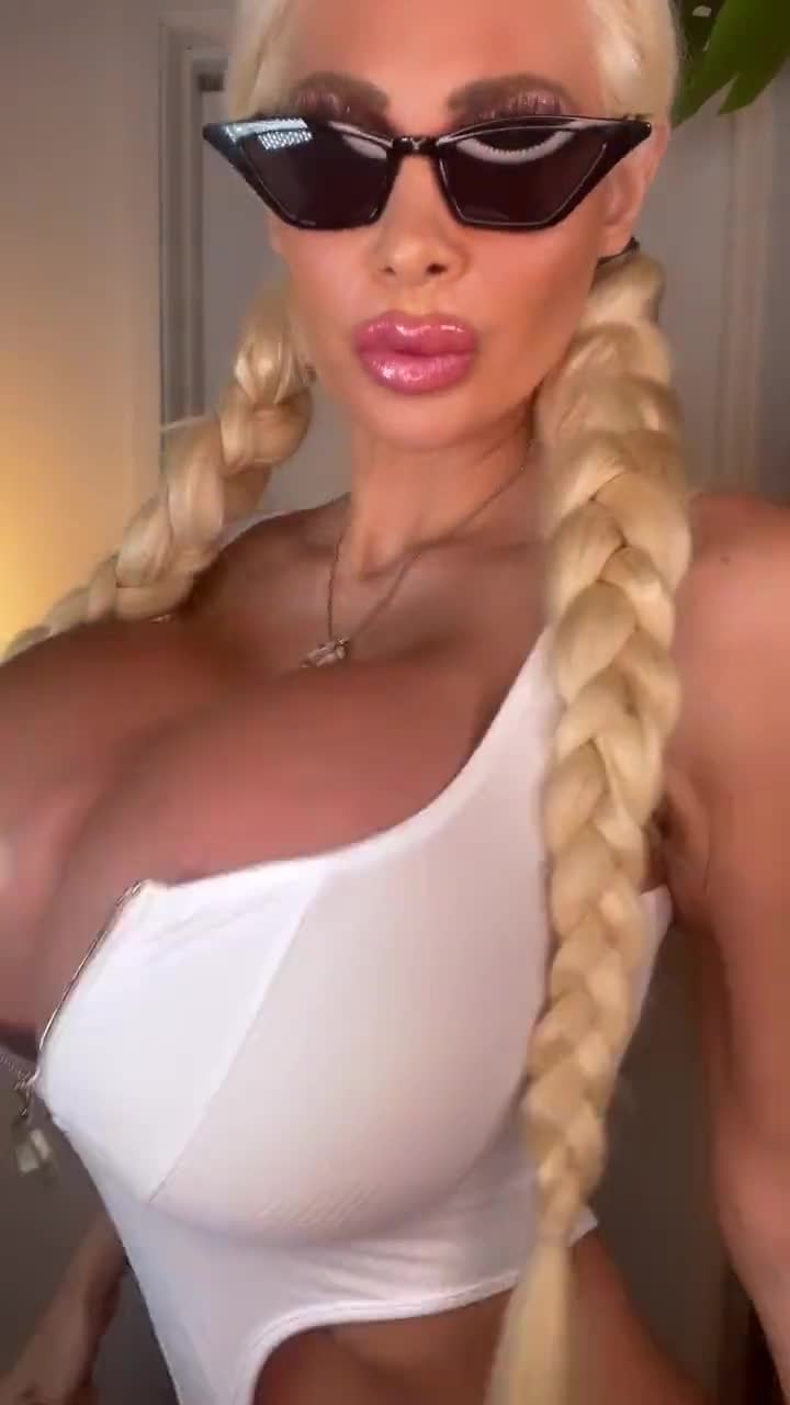 Video 36711 from Bombshell Skyler Nicole