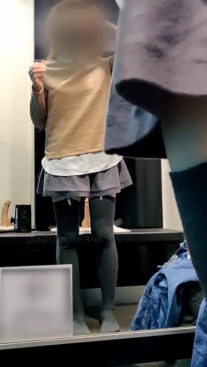 Video 54530 from Lioness in the Rain