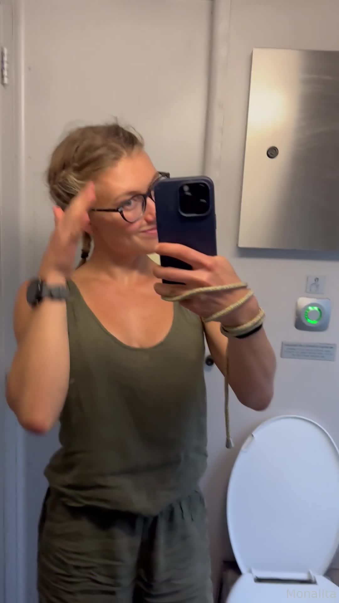 Video 107749 from Mona Huygelen