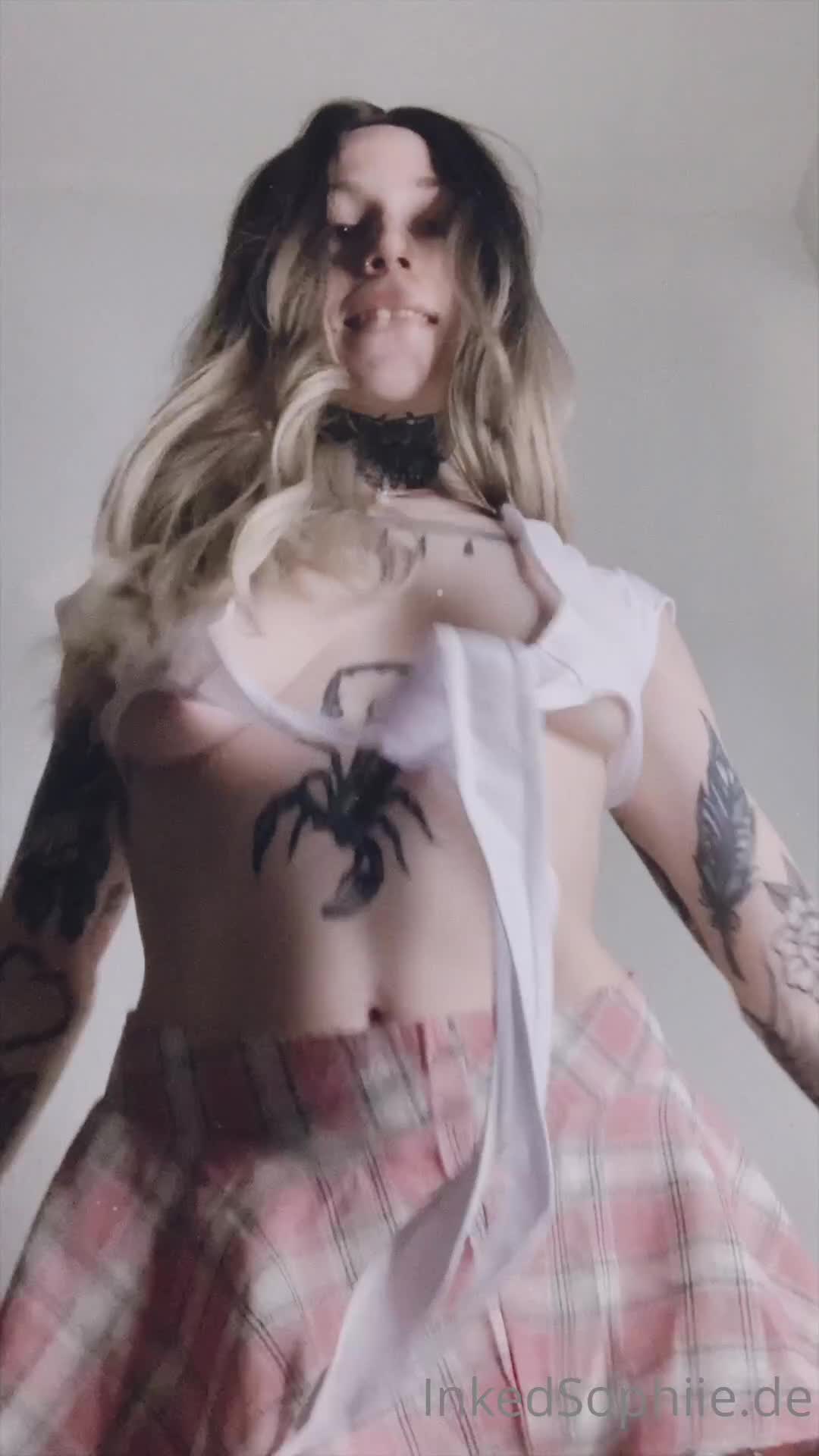 Video 112502 from InkedSophiie