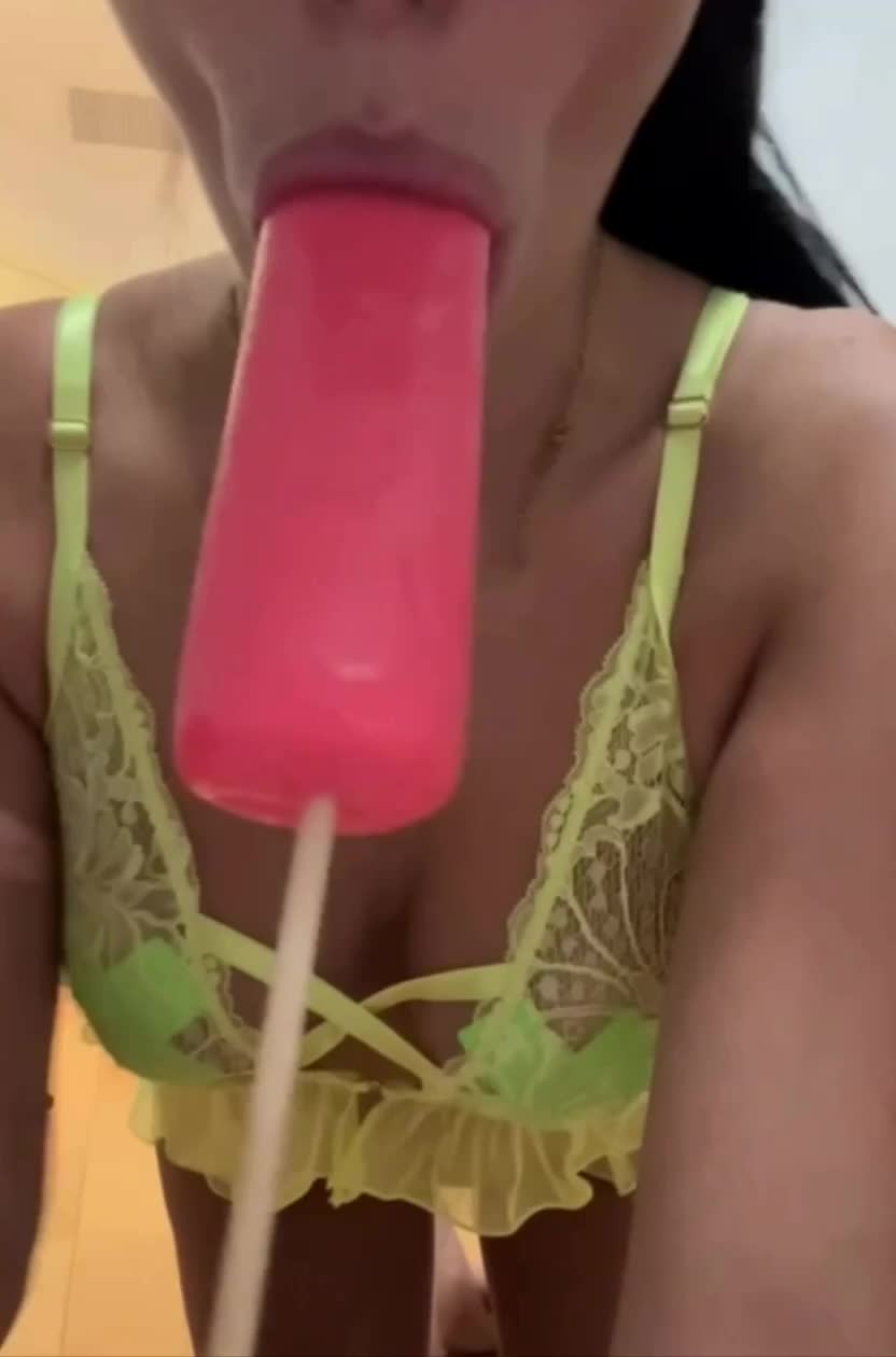 Video 112913 from Camilla Araujo