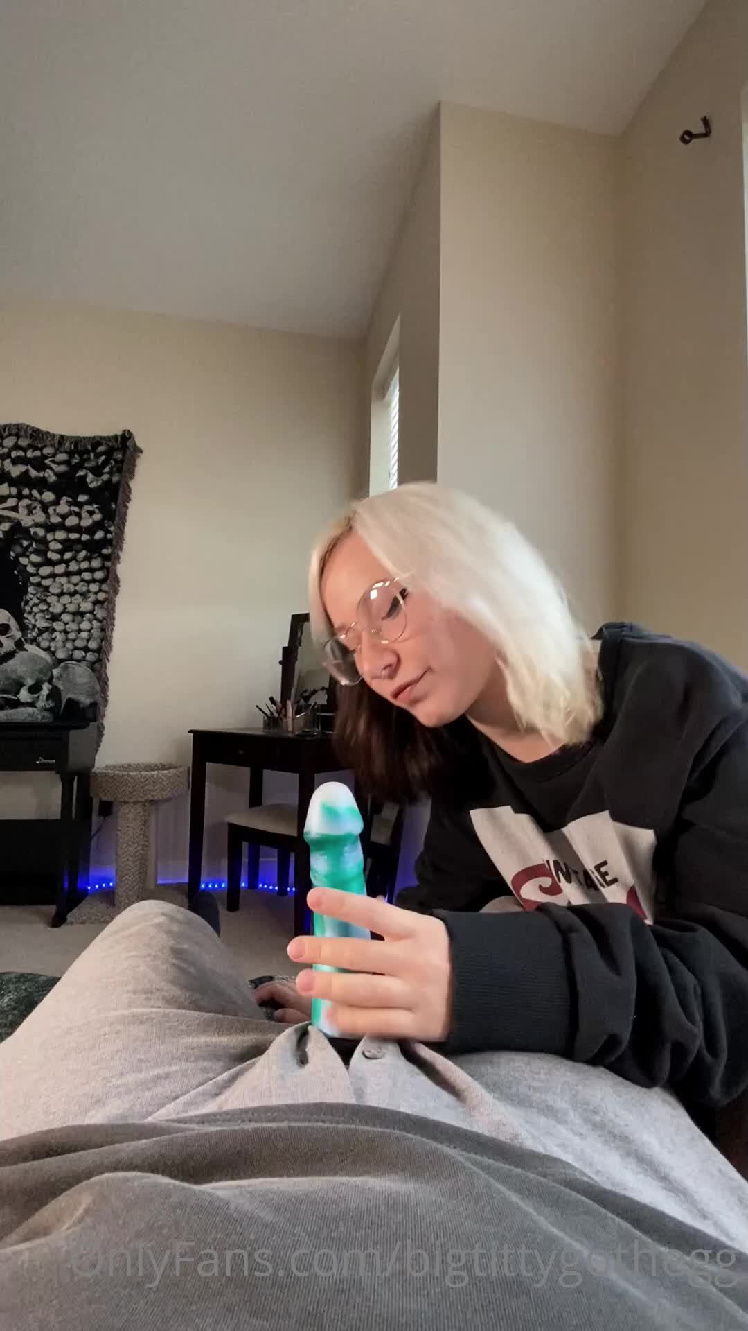 Video 115943 from bigtittygothegg