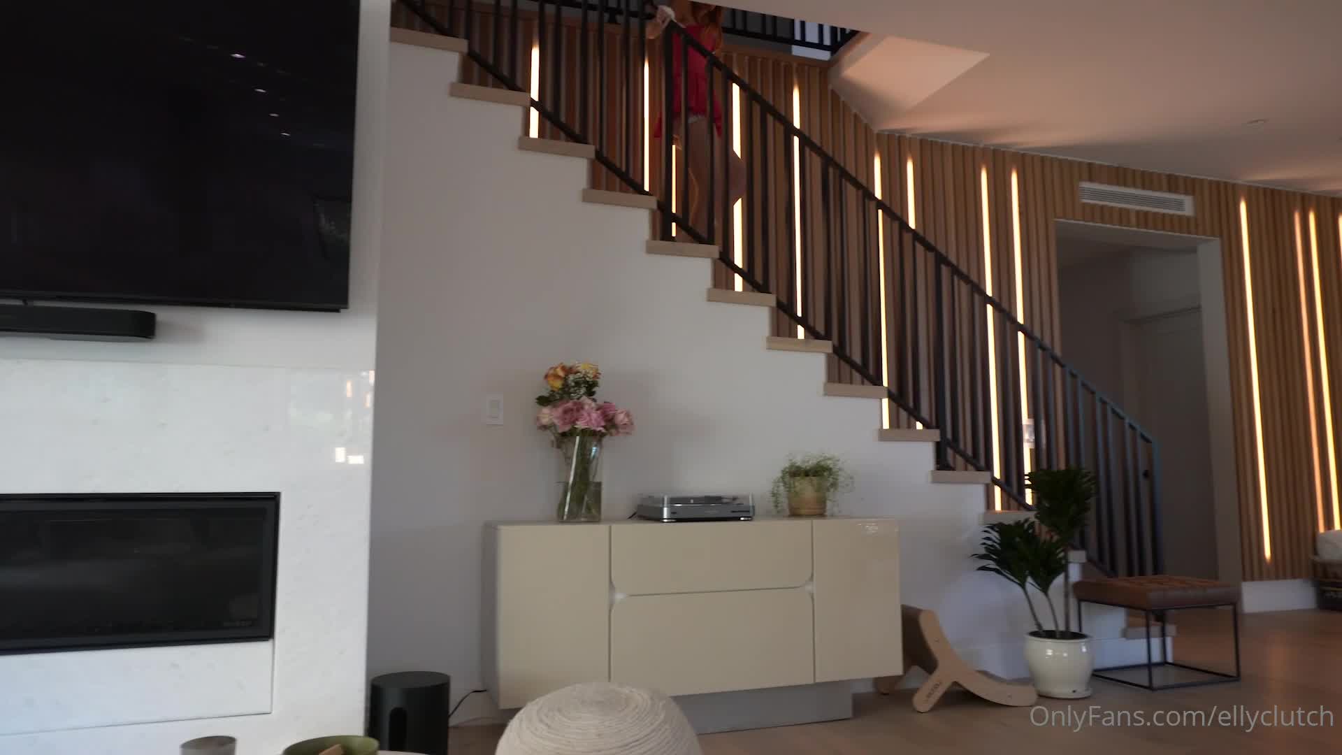 Video 118980 from Elly Clutch / PeachGoneWild
