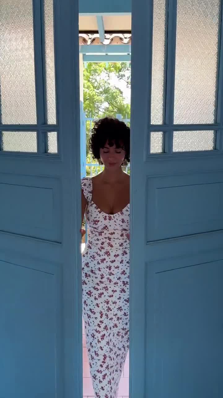 Video 266683 from Rita Faez / Ritaa Galland (ritaa.galland)