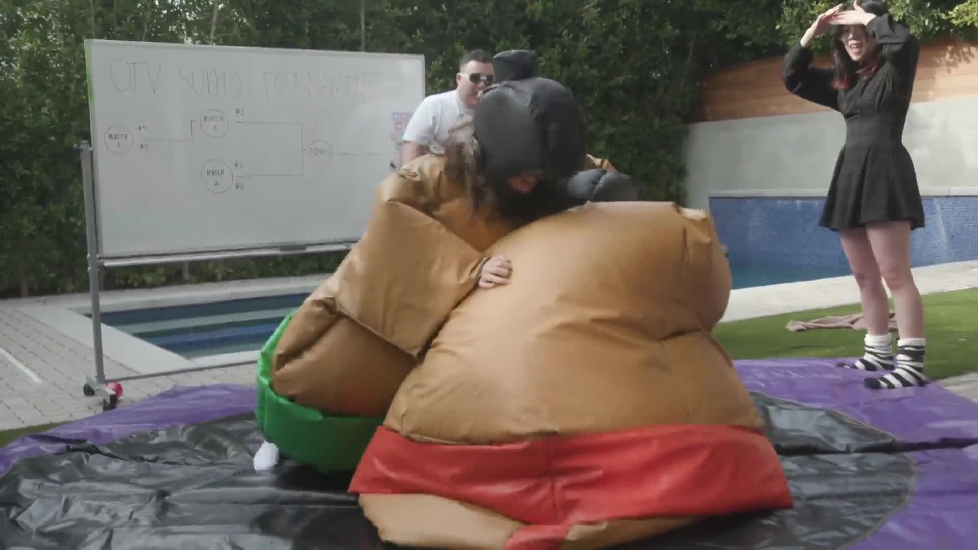 Video 433936 from LilyPichu