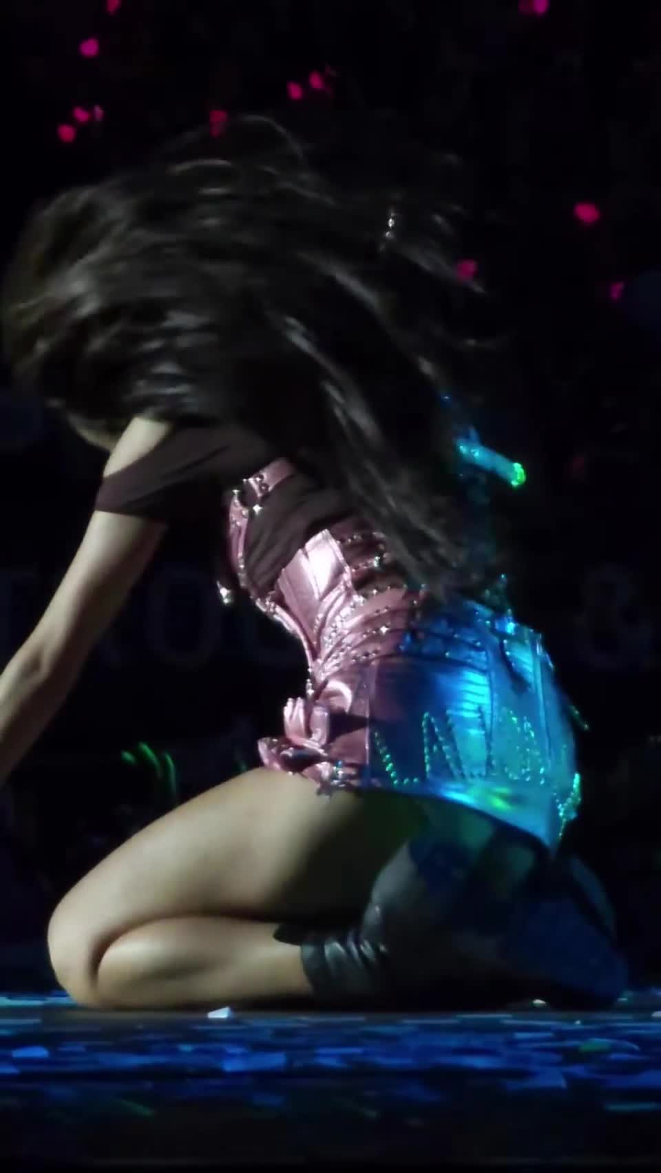 Video 267714 from Lisa | BLΛƆKPIИK (Blackpink)