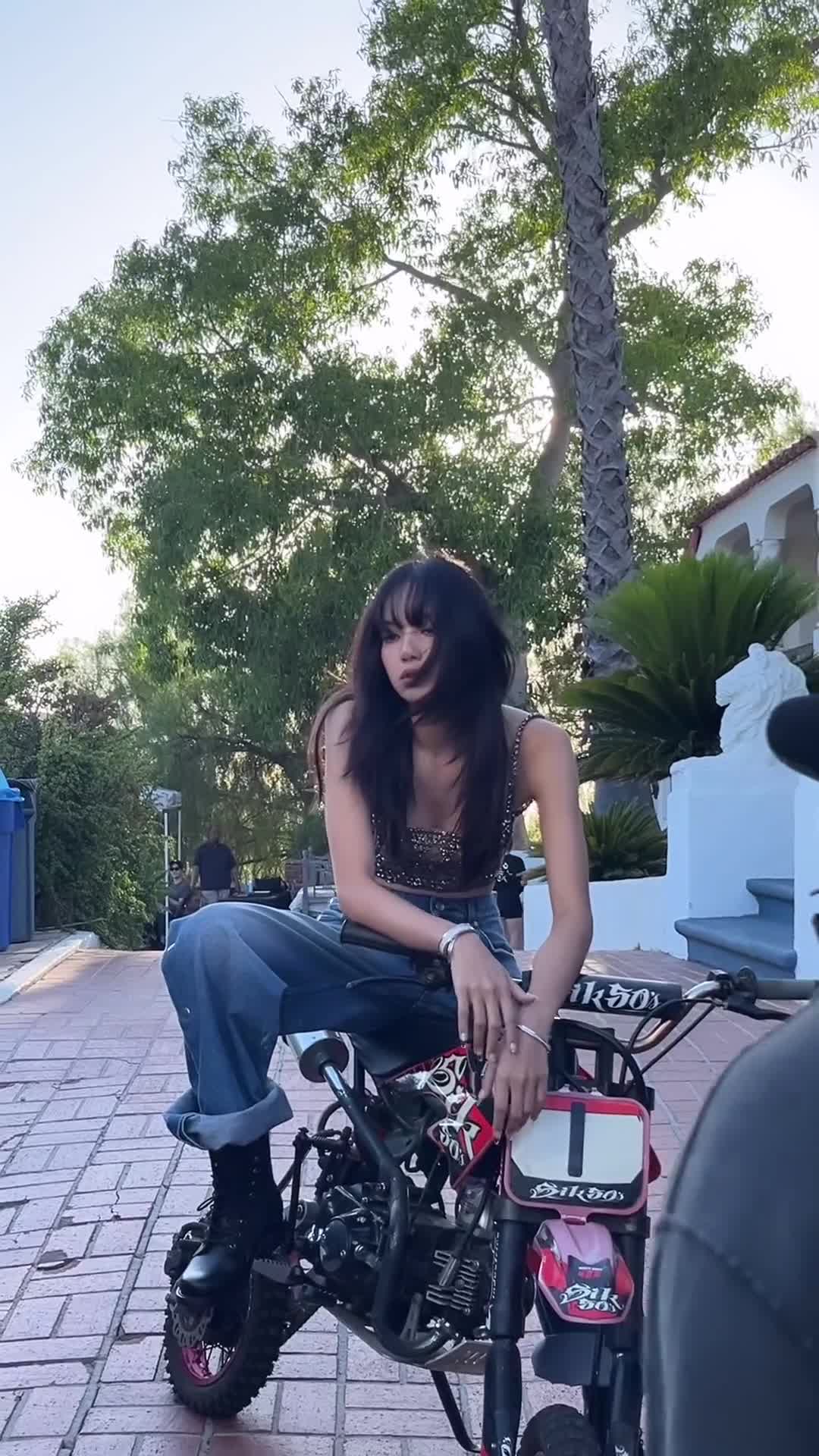 Video 267777 from Lisa | BLΛƆKPIИK (Blackpink)