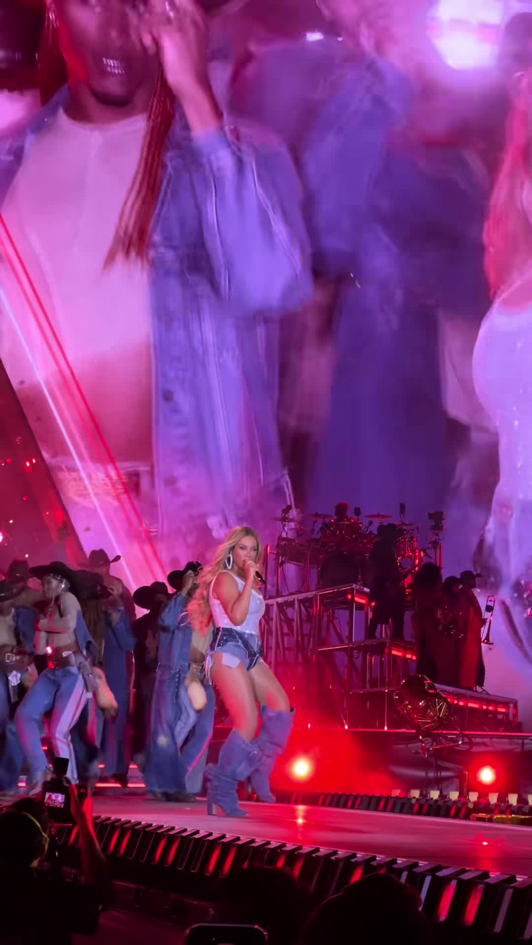 Video 298160 from Beyoncé