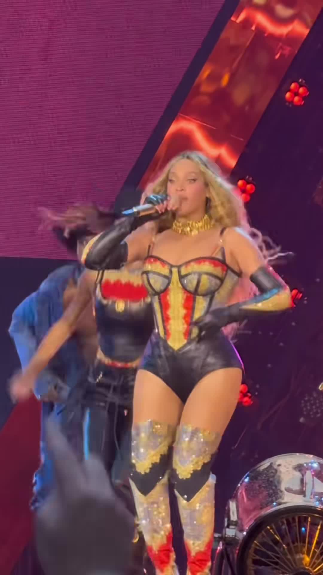 Video 434663 from Beyoncé