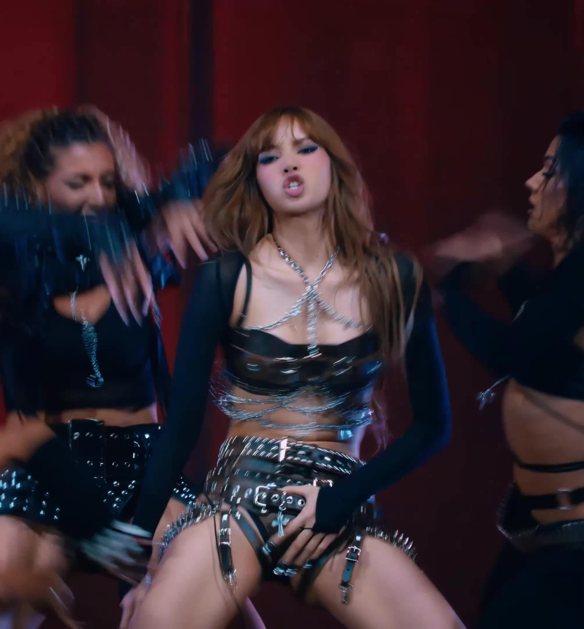 Video 268166 from Lisa | BLΛƆKPIИK (Blackpink)