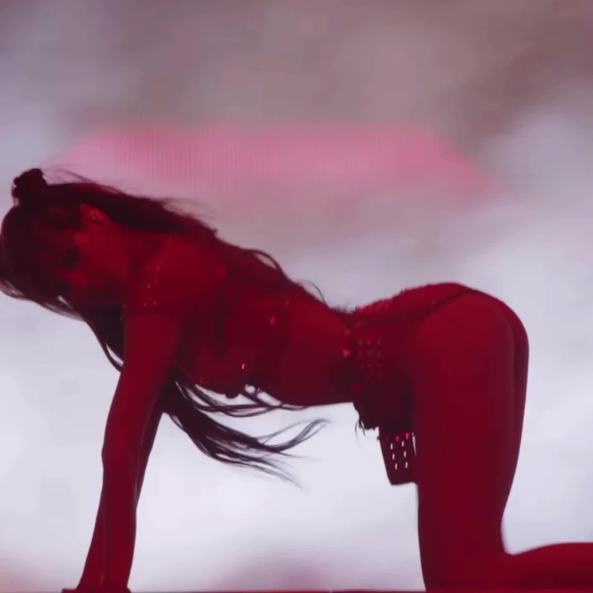 Video 268201 from Lisa | BLΛƆKPIИK (Blackpink)