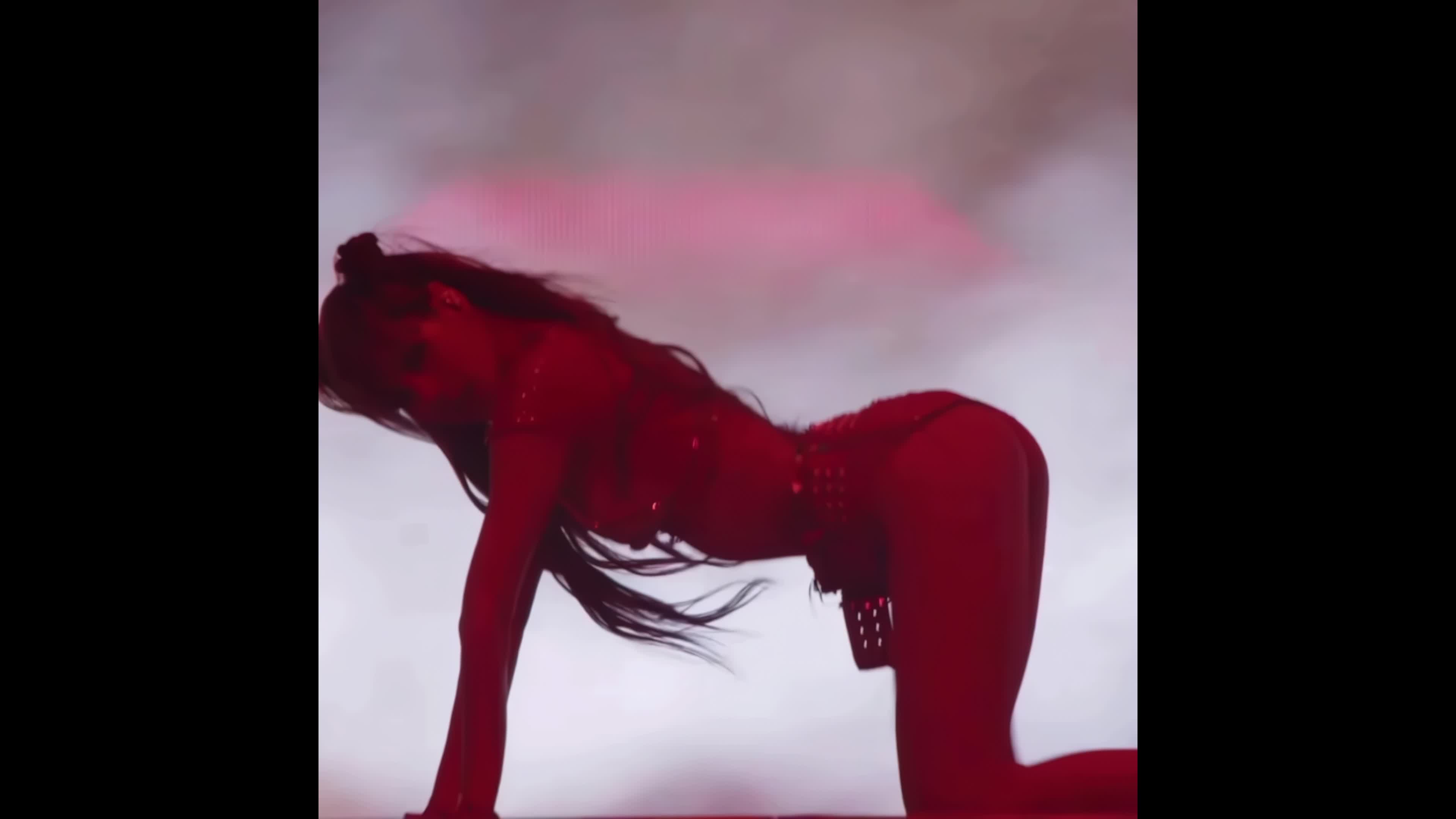 Video 268208 from Lisa | BLΛƆKPIИK (Blackpink)