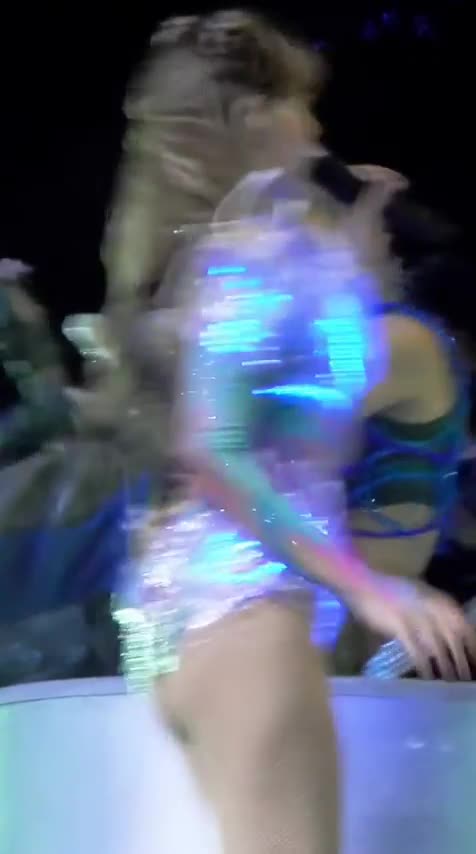 Video 268255 from Lisa | BLΛƆKPIИK (Blackpink)