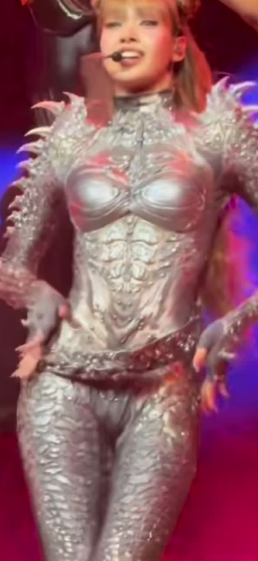 Video 268274 from Lisa | BLΛƆKPIИK (Blackpink)