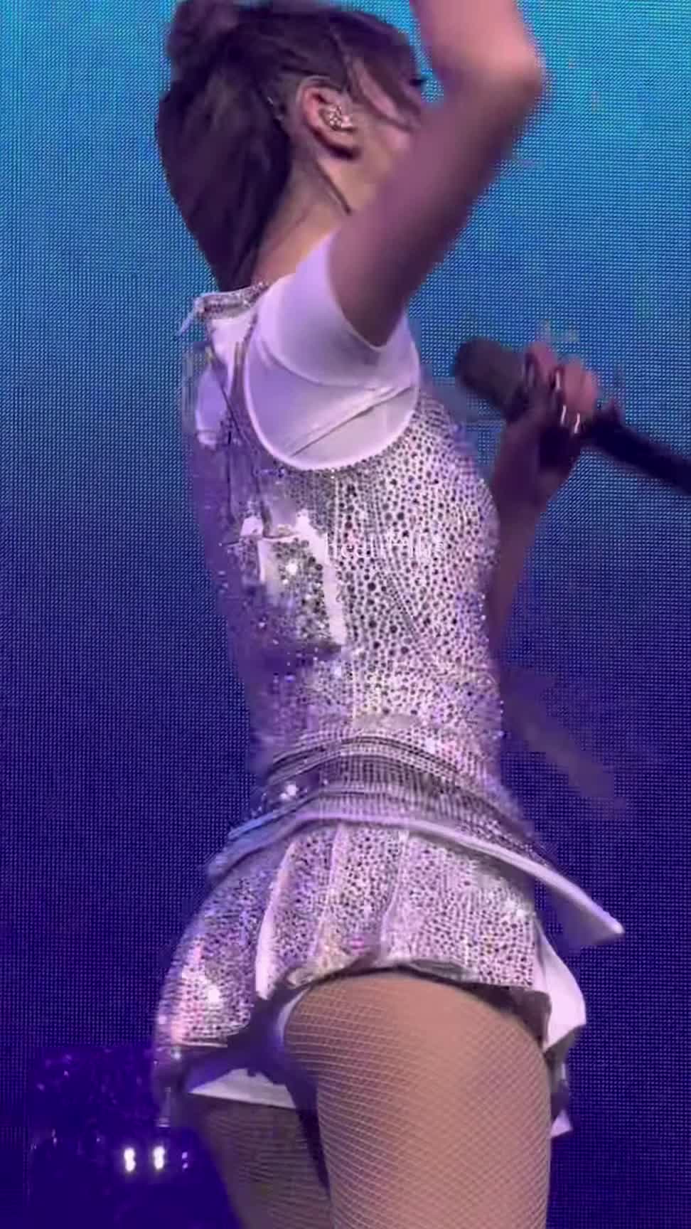 Video 268313 from Lisa | BLΛƆKPIИK (Blackpink)