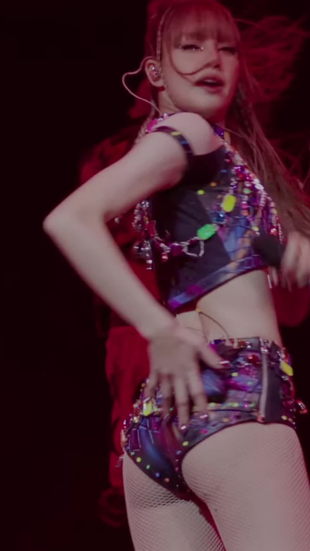 Video 268316 from Lisa | BLΛƆKPIИK (Blackpink)