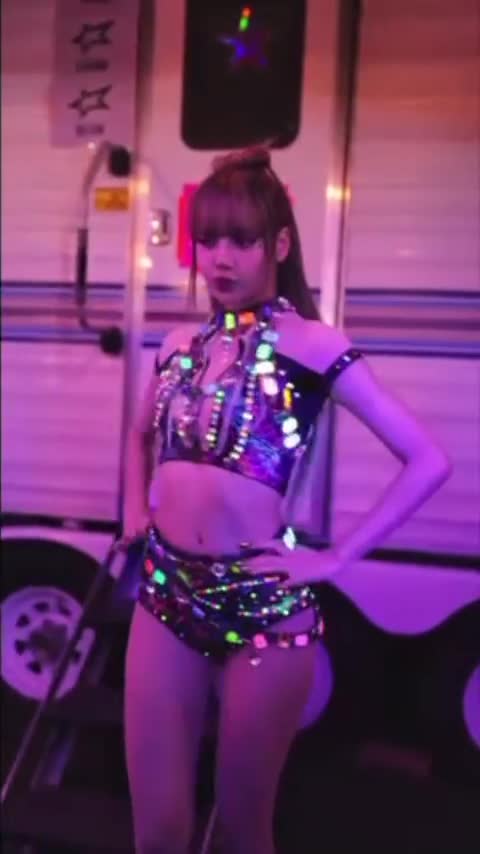 Video 268319 from Lisa | BLΛƆKPIИK (Blackpink)