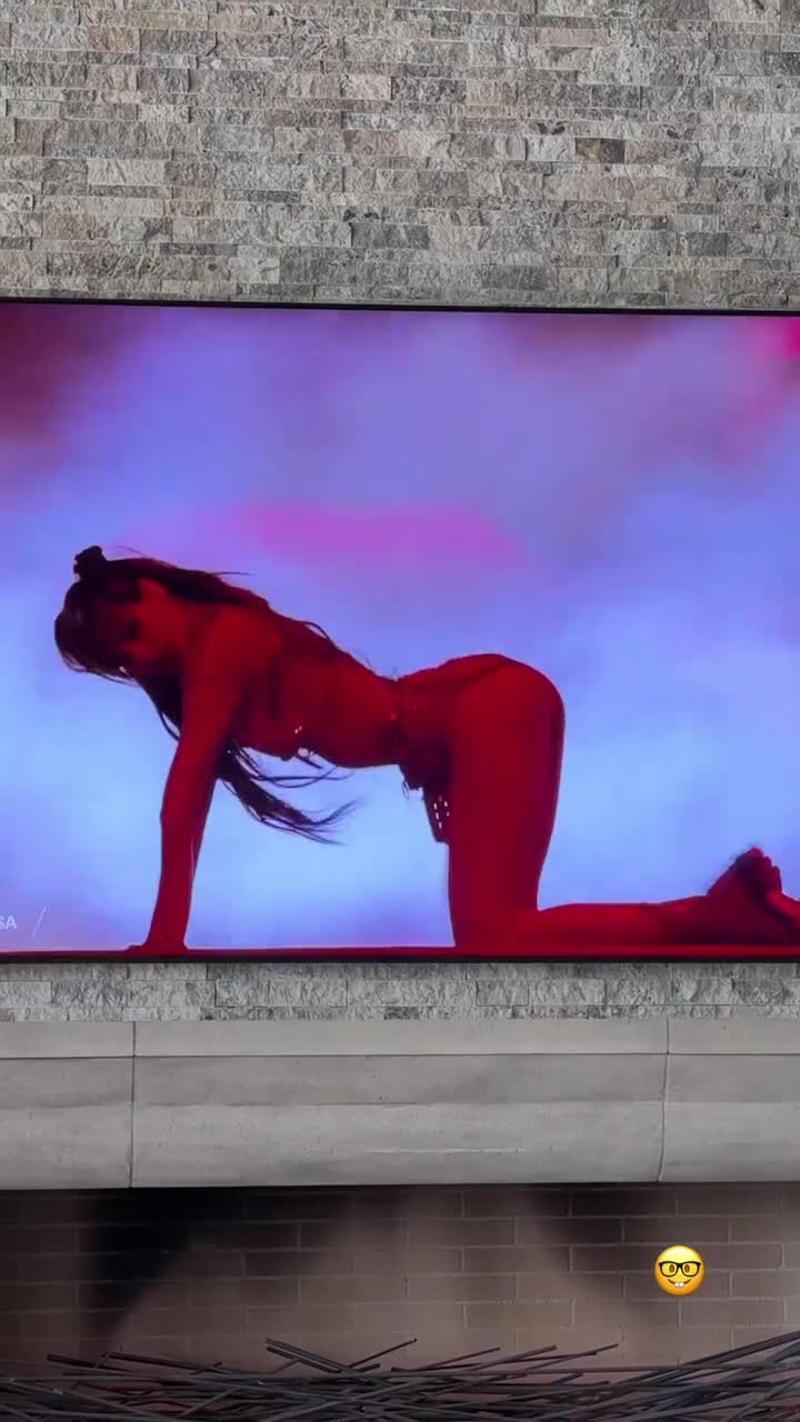 Video 268324 from Lisa | BLΛƆKPIИK (Blackpink)