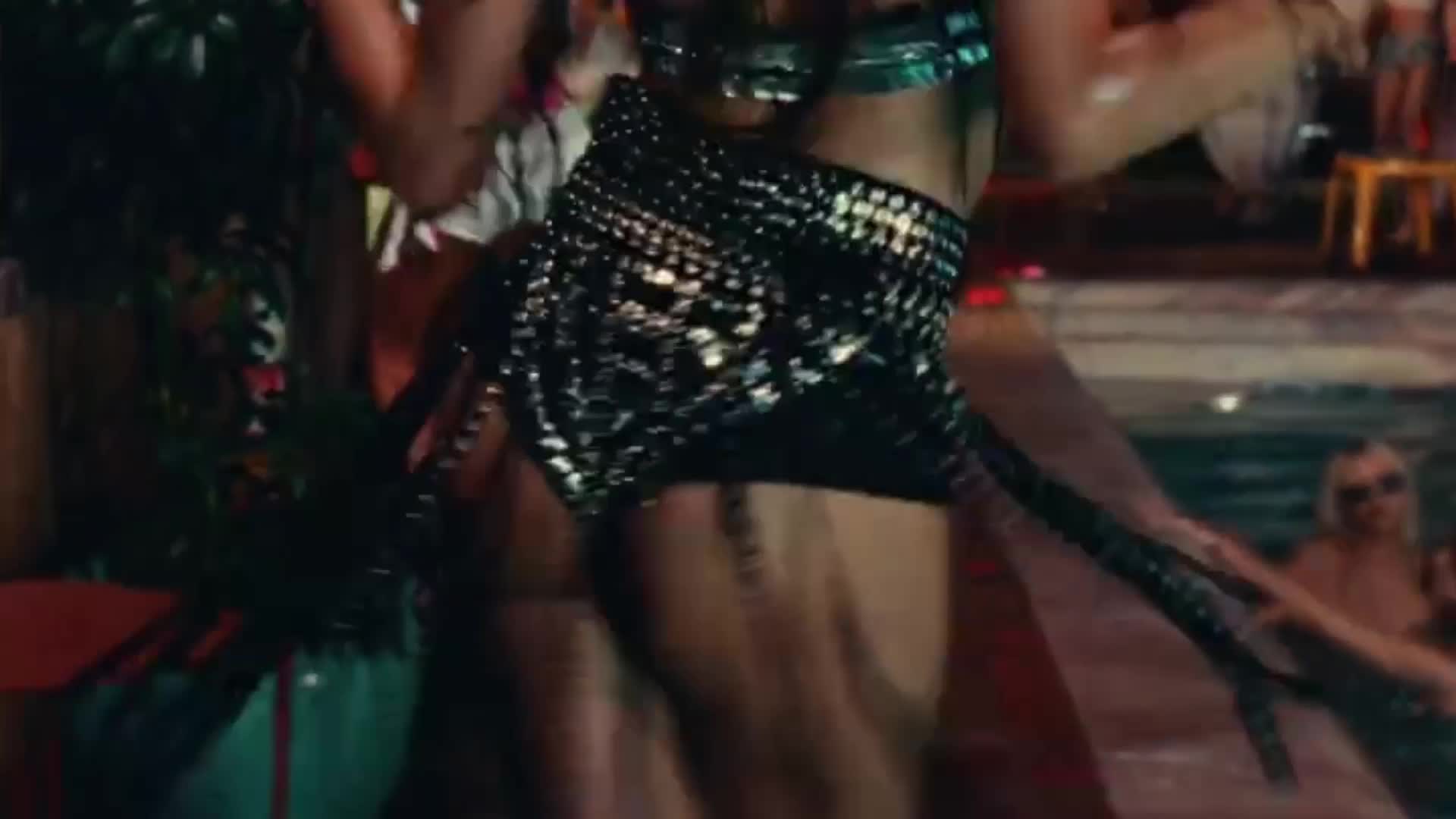 Video 276551 from Lisa | BLΛƆKPIИK (Blackpink)