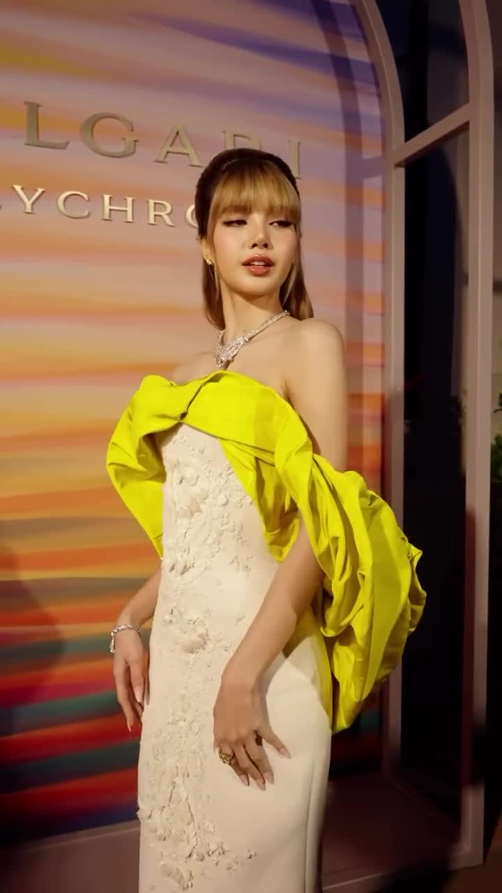 Video 298131 from Lisa | BLΛƆKPIИK (Blackpink)