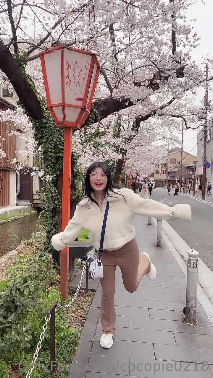 Video 435620 from CocoPie