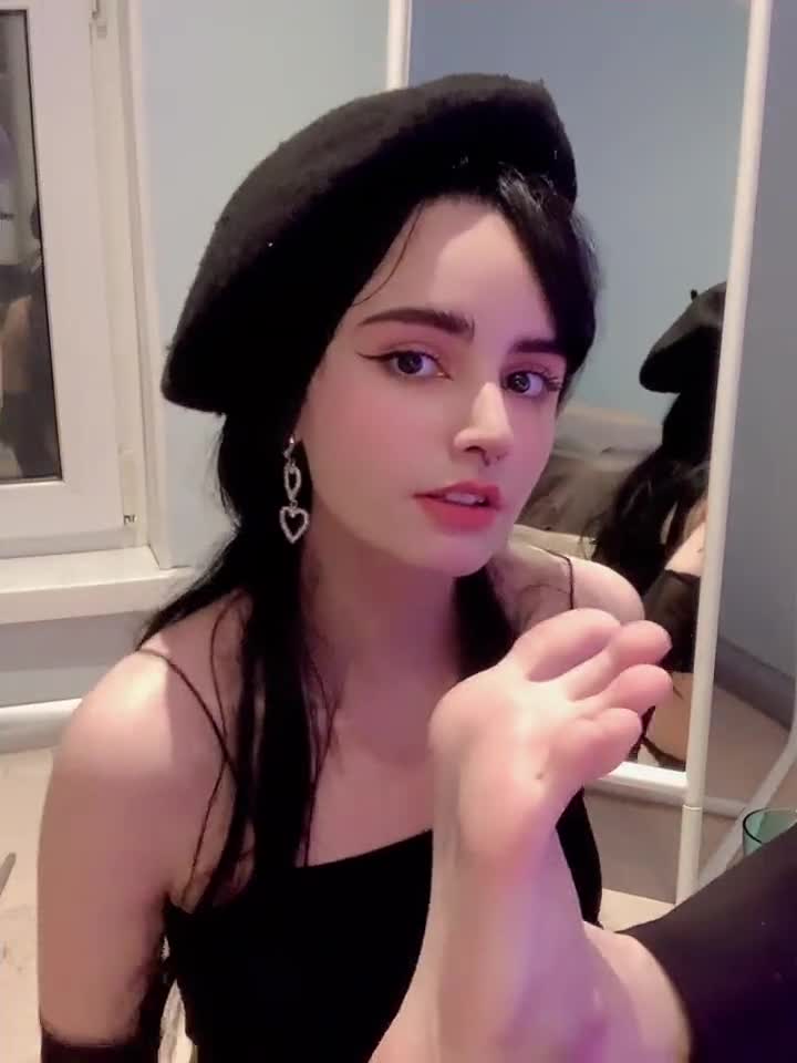 Video 268950 from Loonassoftfeet