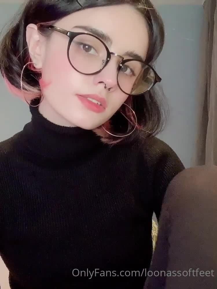 Video 268990 from Loonassoftfeet