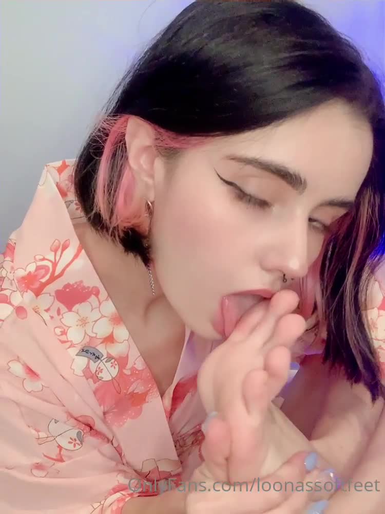 Video 268991 from Loonassoftfeet