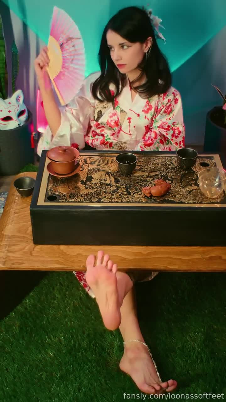 Video 269047 from Loonassoftfeet