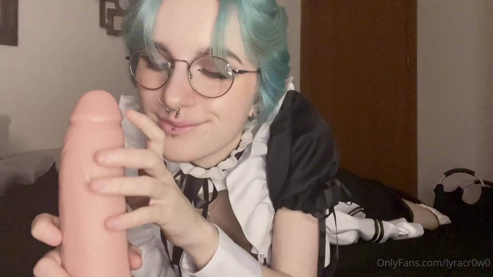 Video 437897 from Lyra Crow | lyracr0w0