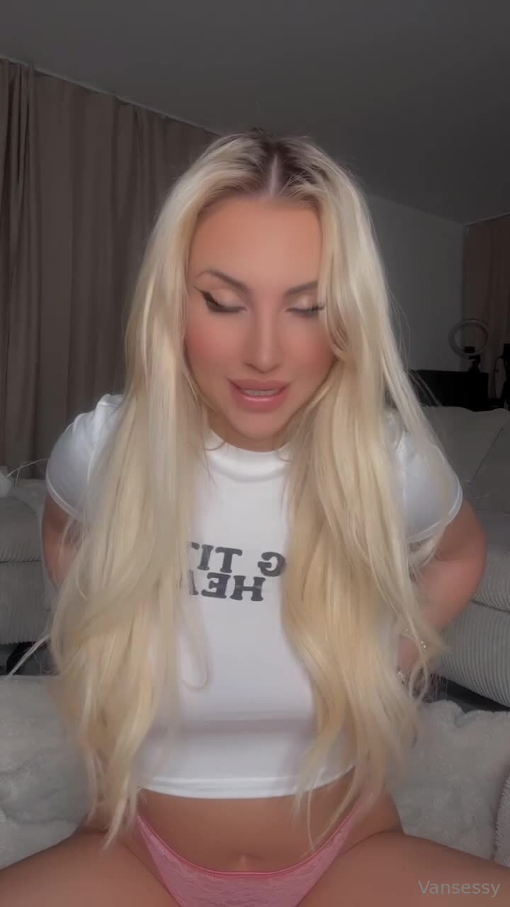 Video 438623 from Vansessy - sessy