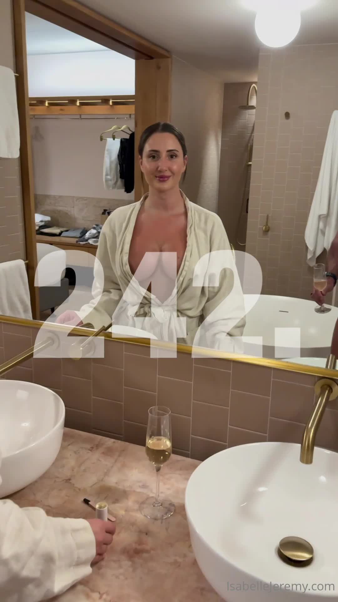 Video 439986 from Isabelle Eleanore / IsabelleJeremy